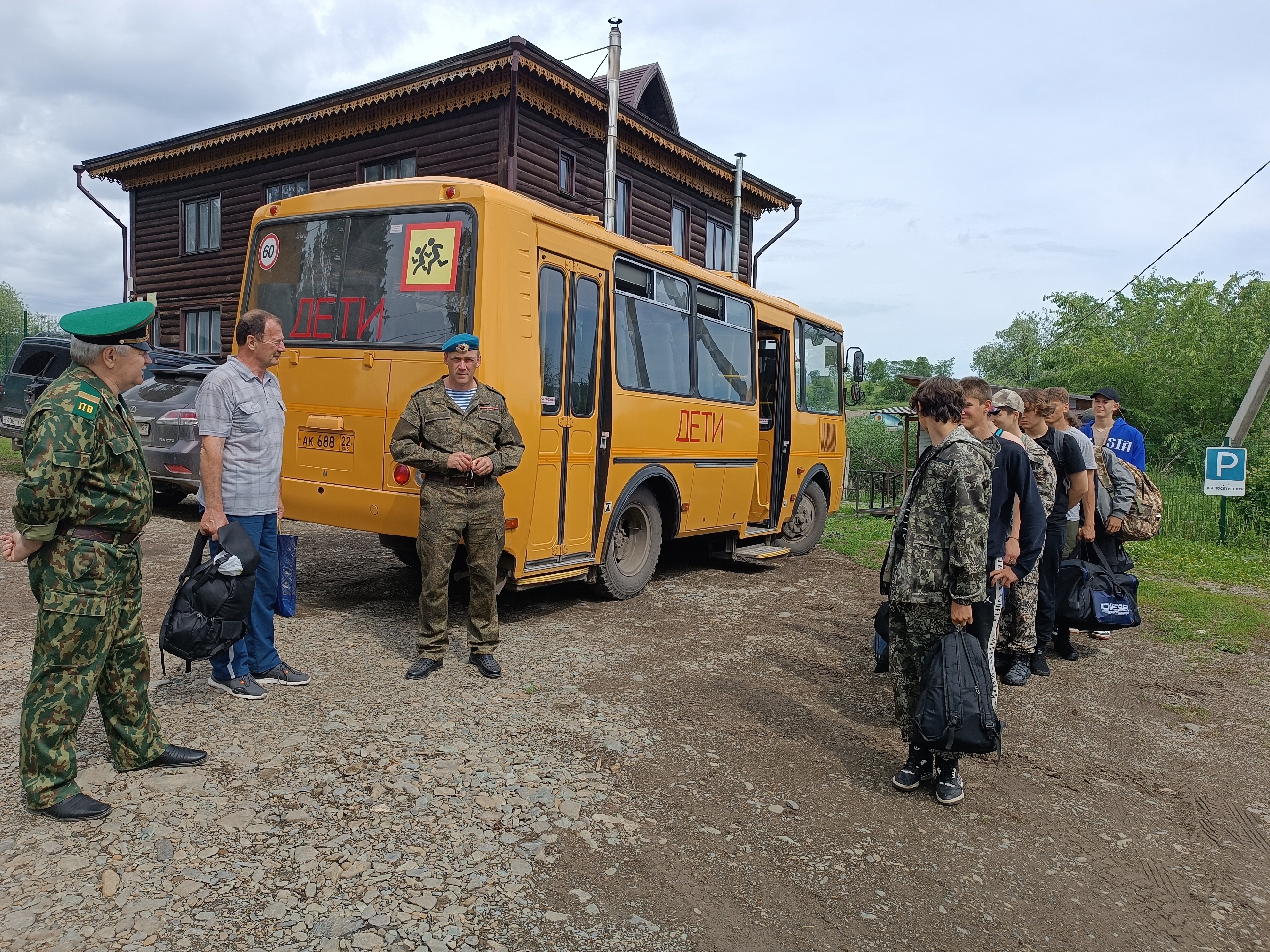 Юноши учащиеся 10 классов проходят учебные сборы | 13.06.2024 | Советское -  БезФормата